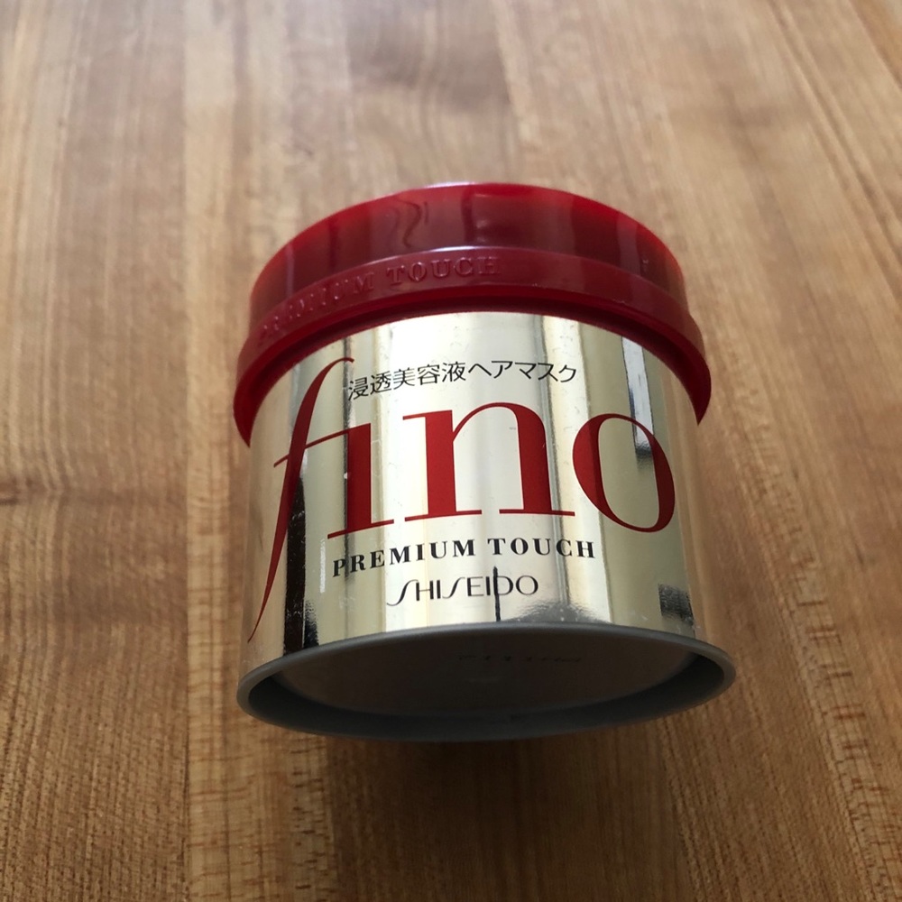 SOLD Shiseido Fino Premium Touch Hair Treatment Mask